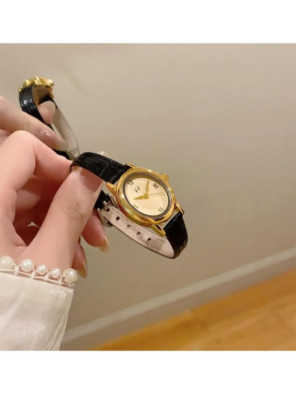 Women's Black Vintage Oval Analog Quartz Roman Numeral Dial Leather Strap Watch